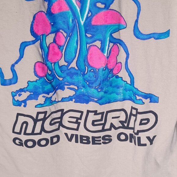 Fresh Laundry Graphic T-Shirt Mens Medium Mushrooms Skulls Rave Tee Trippy - Picture 3 of 11